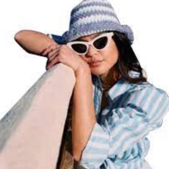 Free People Pixie Crocheted Knit Bucket Hat Blue Multi color NWOT - Picture 4 of 4